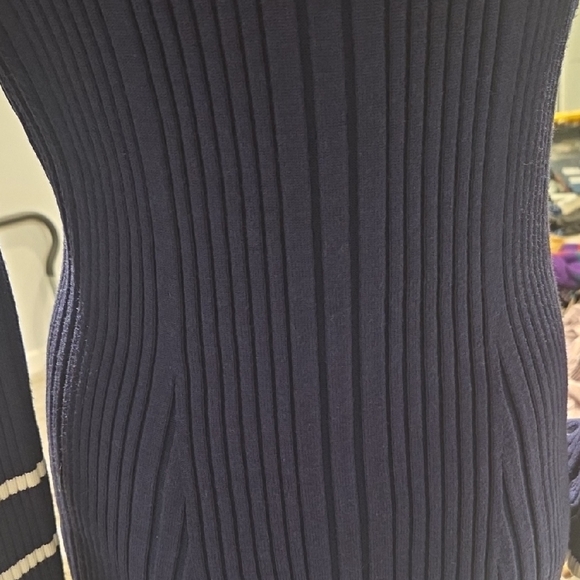 Chic Long Sleeve Navy Dress with White Trim - Picture 11 of 14